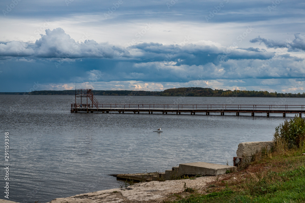 nature, water, landscape, early, autumn, cloudy, day, sky, clouds, clouds, space, distance, horizon, trees, river, water, shore, pier, pier, concrete, slabs, bird, Seagull, grass, road, walk, observat