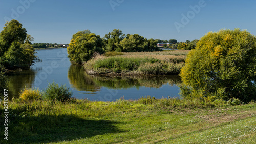 Levee Foreland River Elbe Germany Hamburg HD Format