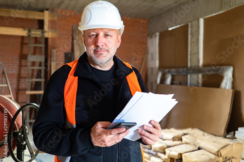 Team leader at a constructi...