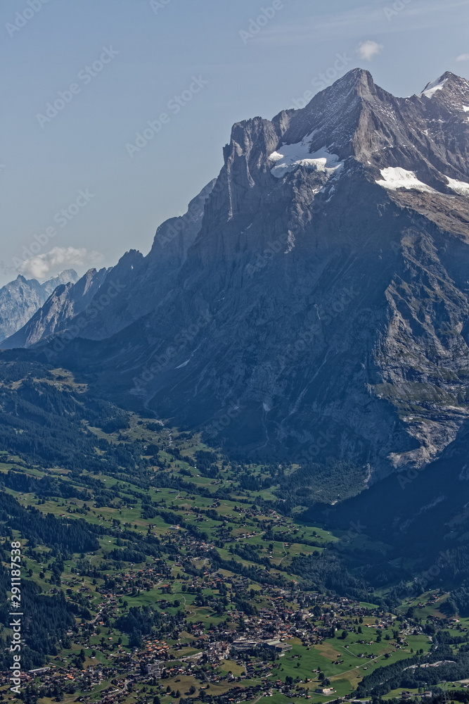 Le Wetterhorn au dessus de Grindelwald
