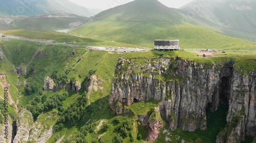 Peoples ' friendship arch, Georgian military road in the Caucasus mountains