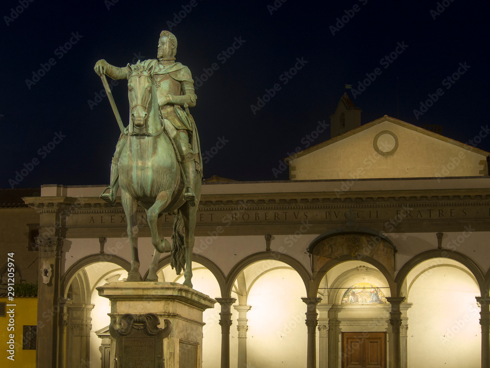 Obraz premium Italia, Firenze, statua di Cosimo a cavallo, piazza santissima Annunziata