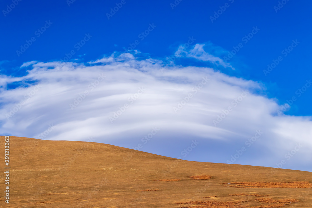Fototapeta premium sand mountain with blue sky