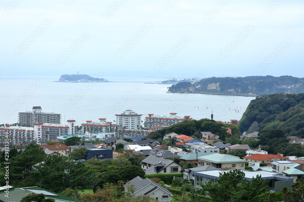 披露山公園から望む逗子マリーナと江の島 披露山公園から望む逗子マリーナと江の島