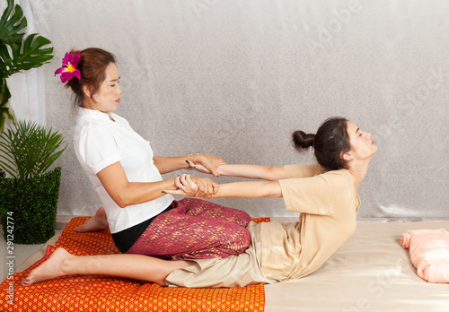 Thai massage and spa for leraxing and healthy.