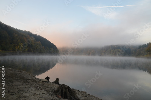 Fototapeta Naklejka Na Ścianę i Meble -  Autumn Lake