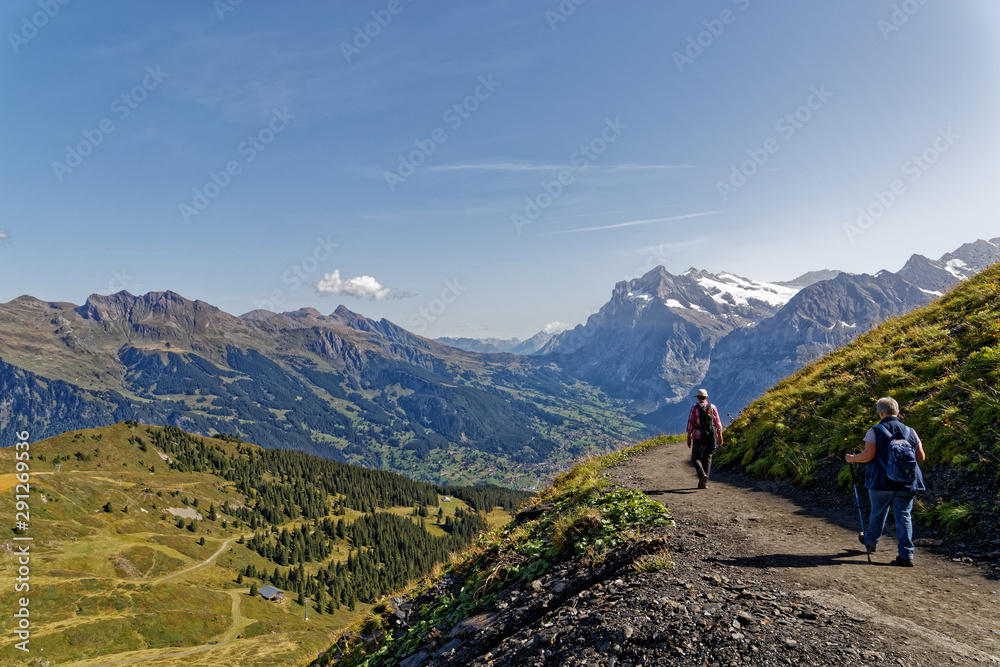 Randonnée dans les Alpes Suisses