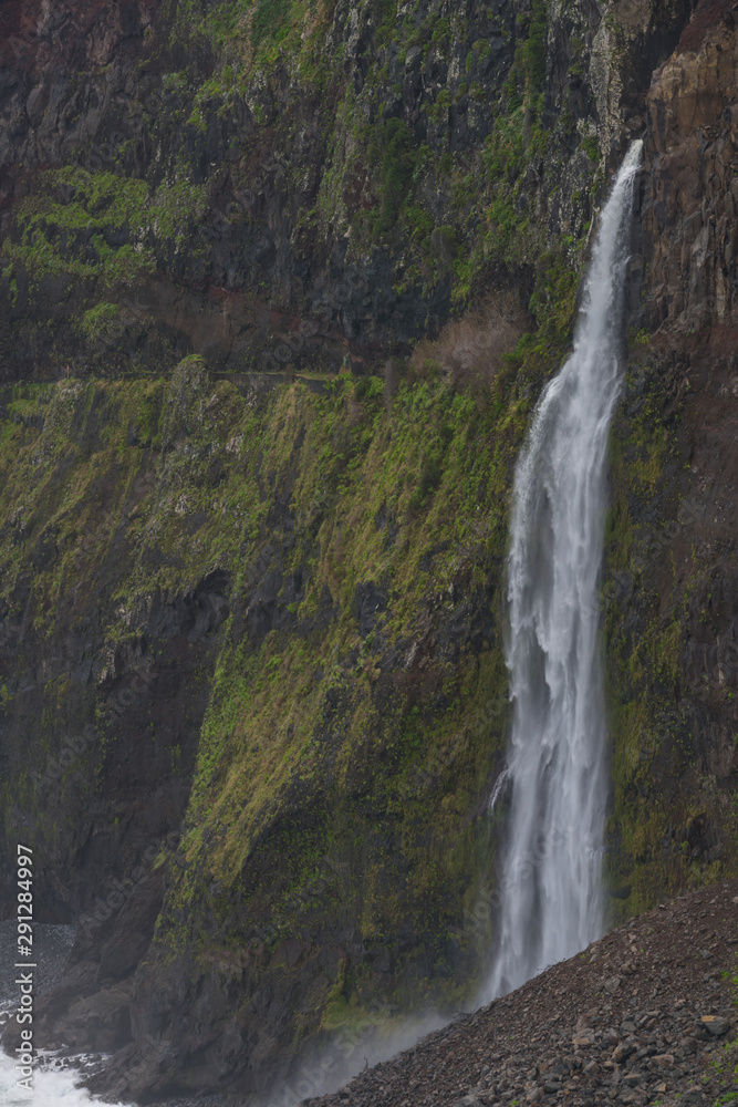 Bridal Veil Falls véu da noiva waterfalls in Madeira, Portugal