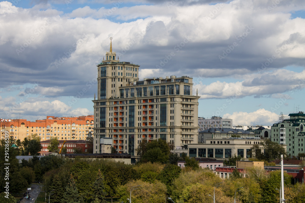 Naklejka premium top View on the historical center of the city from the roof of the Central entrance to Gorky Park in Moscow Russia