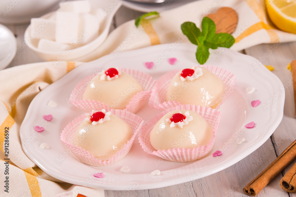 Sicilian ricotta cake (Cassata). Sicilian ricotta cake (Cassata).