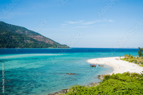 Fototapeta Naklejka Na Ścianę i Meble -  Sea Bright, beautiful at tropical island the Andaman crystal Sea, of Koh Lipe, Thailand