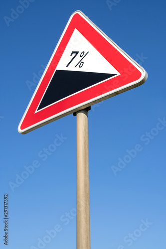 German road sign: steep grade/hill down 7%