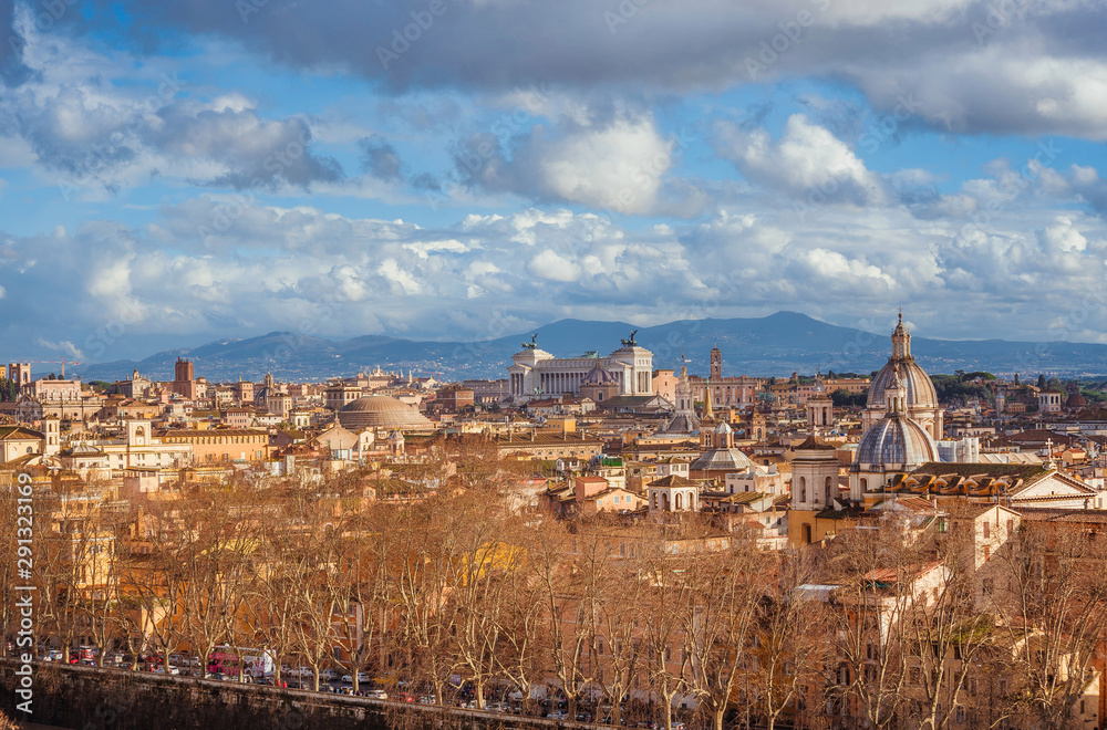 Fototapeta premium Winter or autum view of Rome historic center