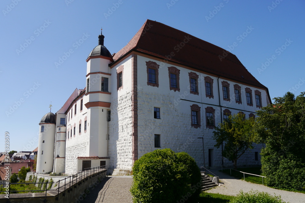 Schloss und Schlosspark in Dillingen