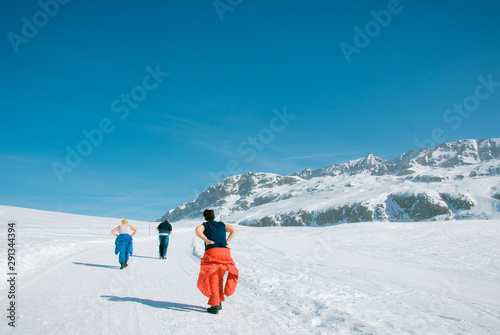 paysage sous la neige à l'Alpes d'Huez en France