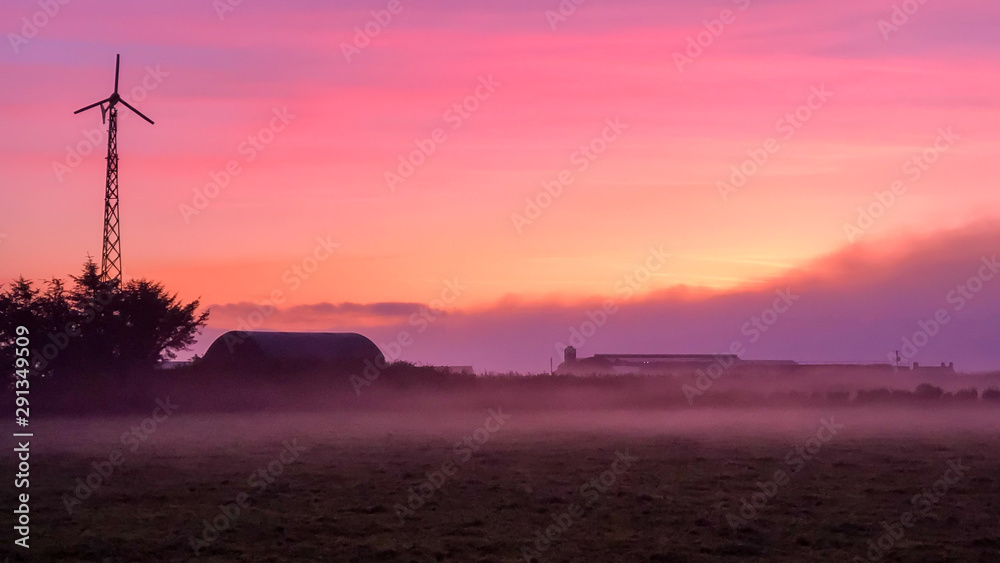 Obraz premium Sunrise on the Farm