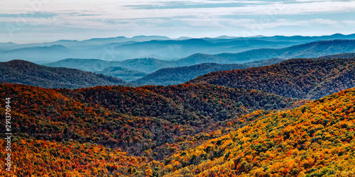 Tableau sur toile Autumn Morning View Of Pisgah National Forest