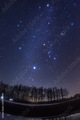 長野県・南牧村 野辺山で眺める冬の星空 © w.aoki
