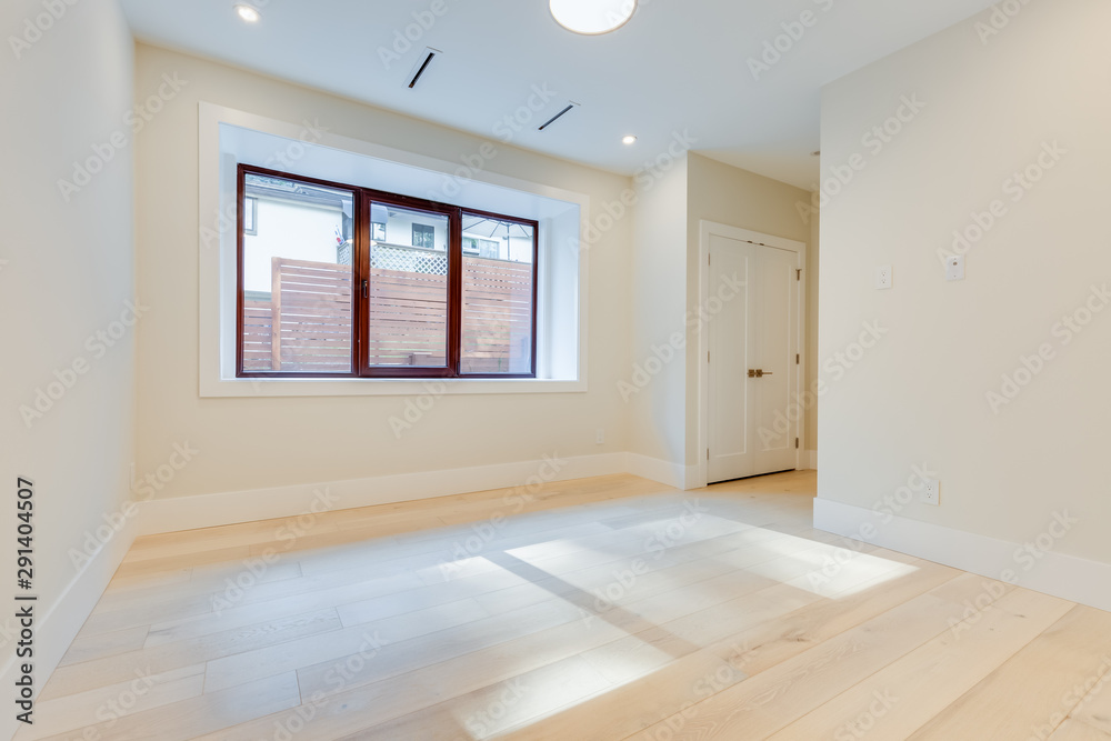 Obraz premium Interior design of a modern empty bedroom in the newly built house or apartment, hotel room without furniture