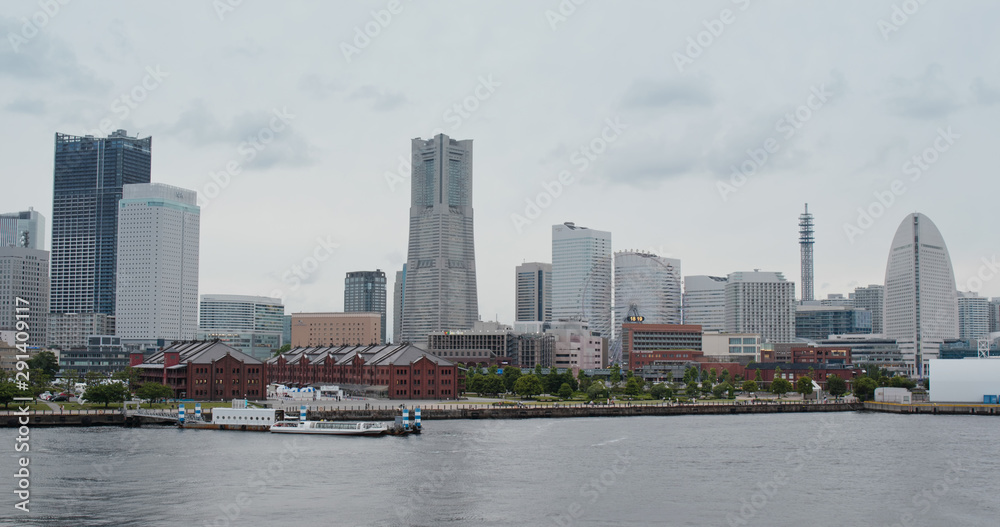  Yokohama city harbor