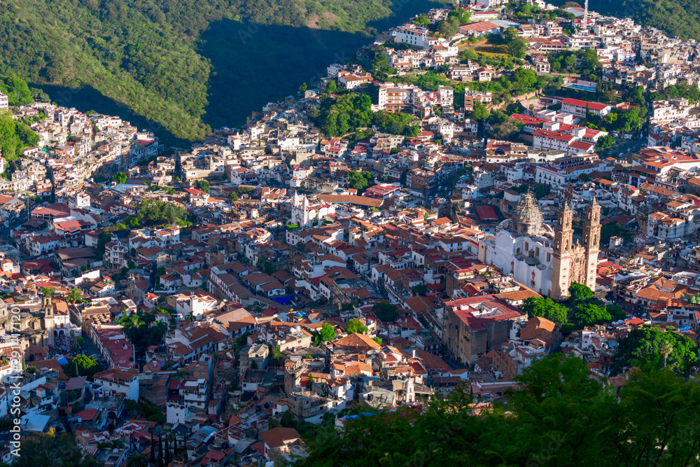 Naklejka premium Vista panorámica del atardecer en Taxco Guerrero 