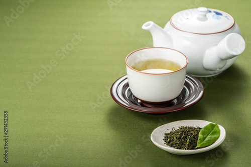 緑茶と茶葉