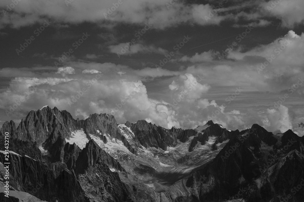 panorama alpino della Valle D'Aosta regione montana in Italia