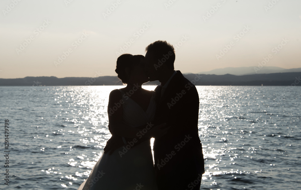 coppia di sposi silhouette