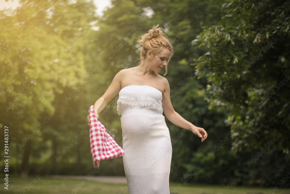 Naklejka premium Motherhood is wonderful.