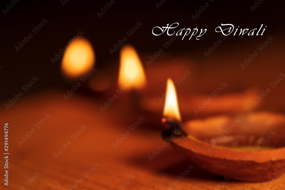 Nền mờ đẹp diwali là một điều tuyệt vời để ngắm nhìn. Hãy để màu sắc và ánh sáng của ngọn nến diwali mang đến cho bạn niềm vui và sự thư giãn trong buổi chiều.