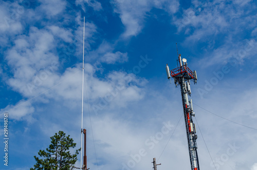 Antenna and lightning rod