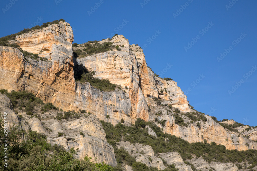 Peaks at Pesquera de Ebro; Burgos