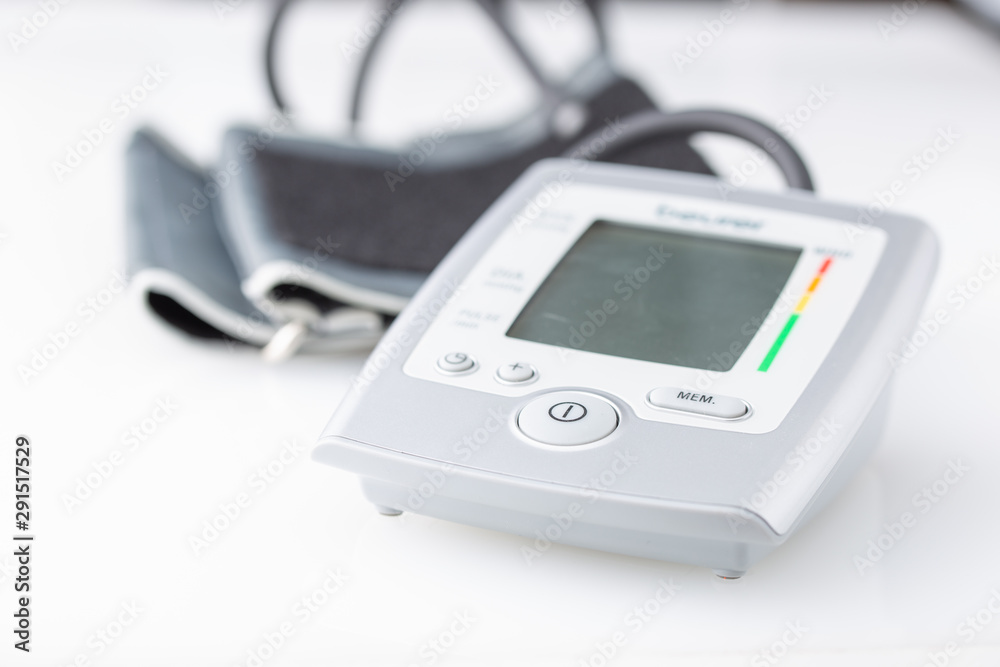 Automatic blood pressure measure device