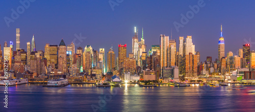 New York City Manhattan midtown buildings skyline © blvdone