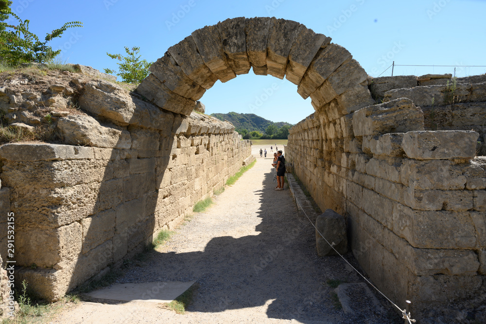 Eingang zum Stadion im antiken Olympia, Peleponnes, Griechenland