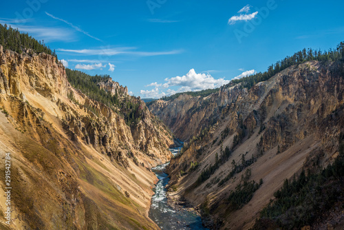 Yellowstone Valley and River 01