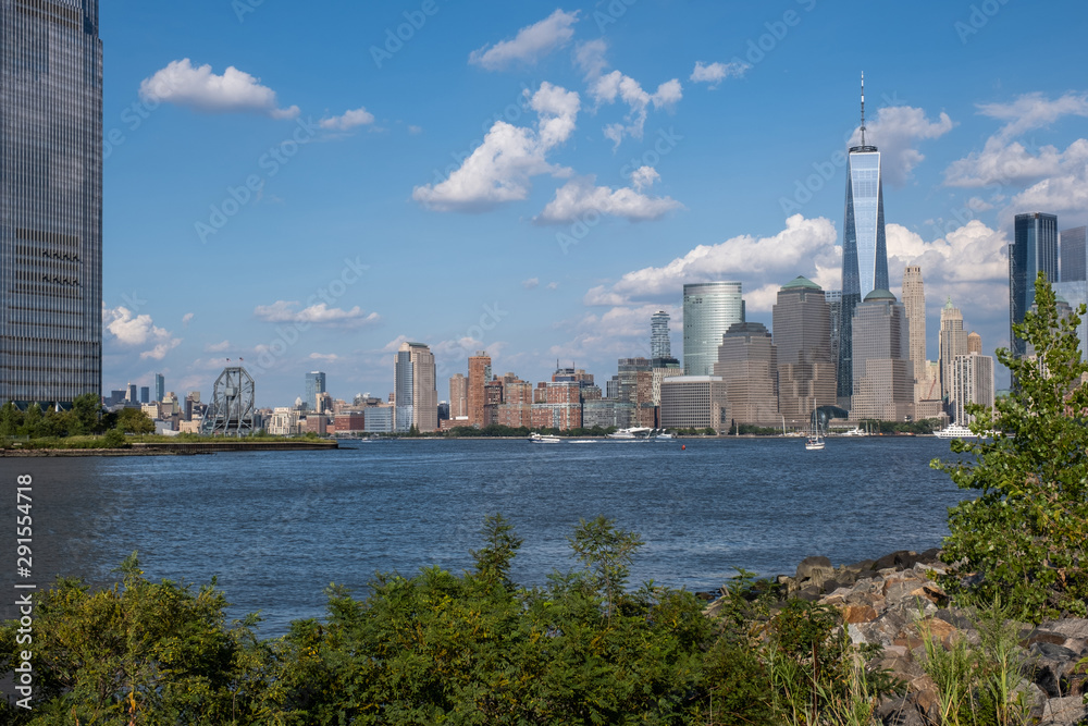Obraz premium Liberty State Park is a park in the U.S. state of New Jersey opposite both Liberty Island and Ellis Island