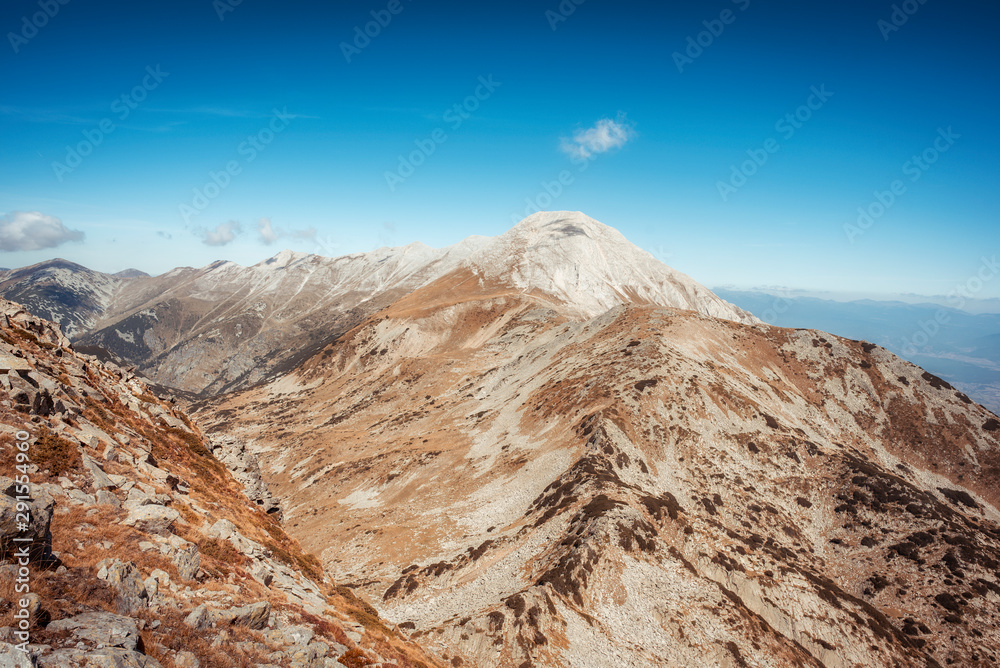 Vihren and Kutelo peaks with the horse traverse in Pirin national park