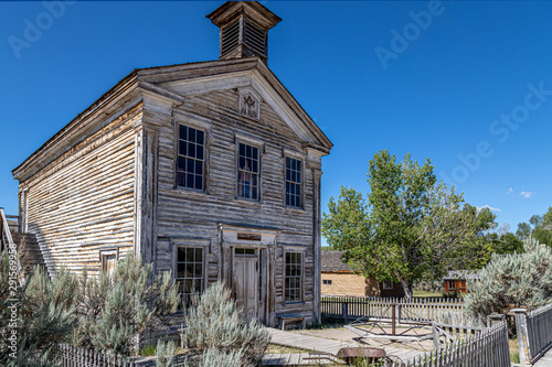 Φωτογραφία Old schoolhouse