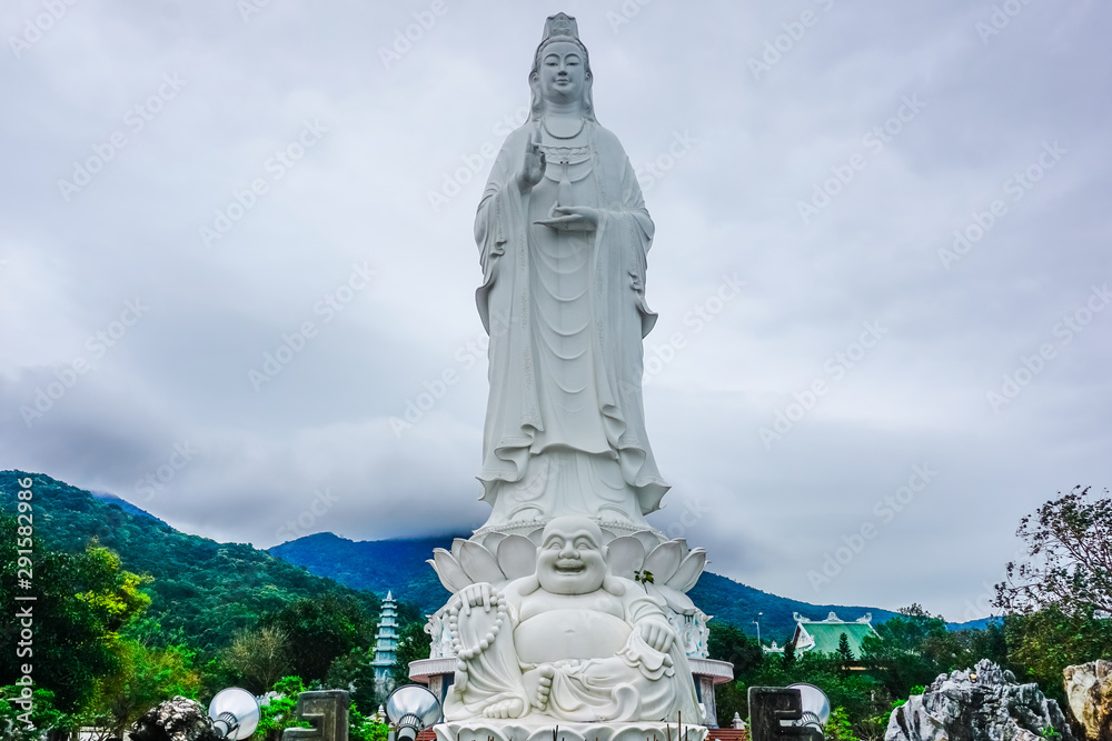 Obraz premium Lady Buddha Statue in Da Nang, Vietnam