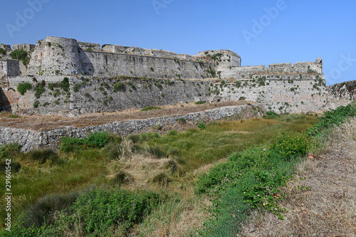 Festungsmauer von Methoni auf dem Peloponnes, Griechenland photo