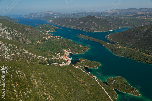 Coastline on Pelje  ac  Croatia