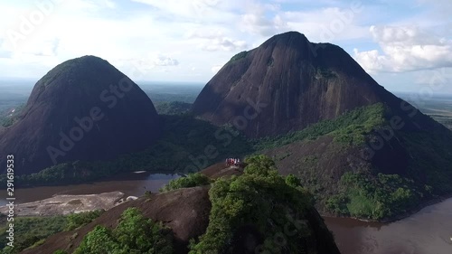 Cerros Mavicure o Mavecure en la orinoquia colombiana (Inirida_Guainia_Colombia)