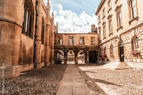 Entrance of Peterhouse, a college of Cambridge University, England © topntp