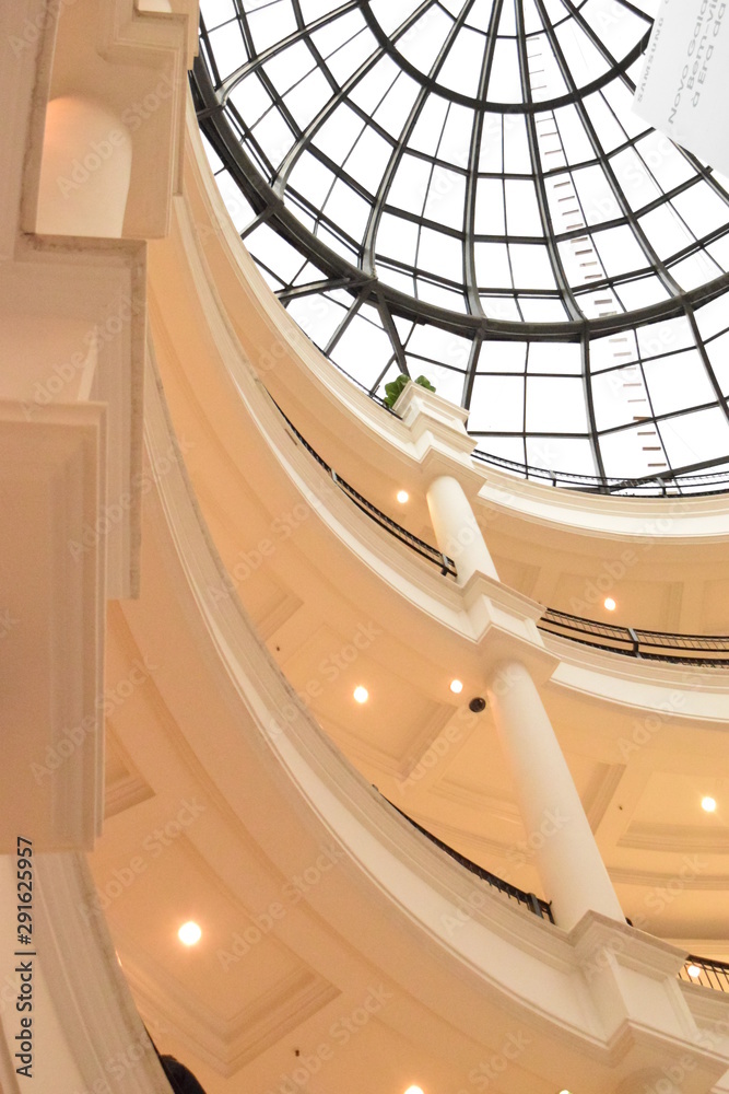 Obraz premium staircase in modern building