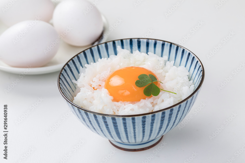 白ご飯に生卵とミツバ egg rice 白ご飯に生卵とミツバ egg rice