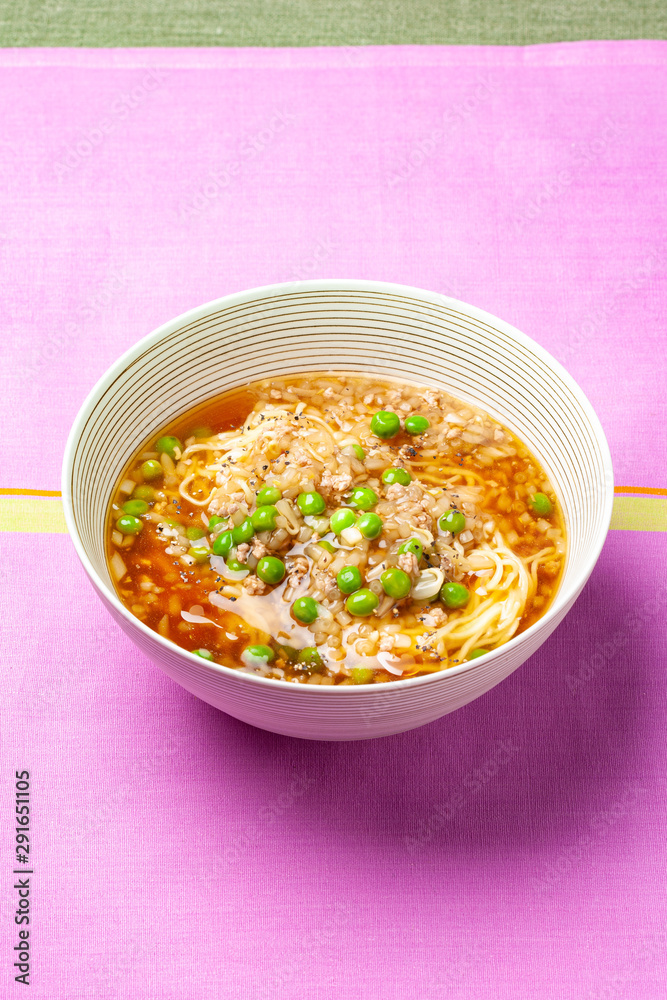 グリーンピースとモヤシのラーメン グリーンピースとモヤシのラーメン