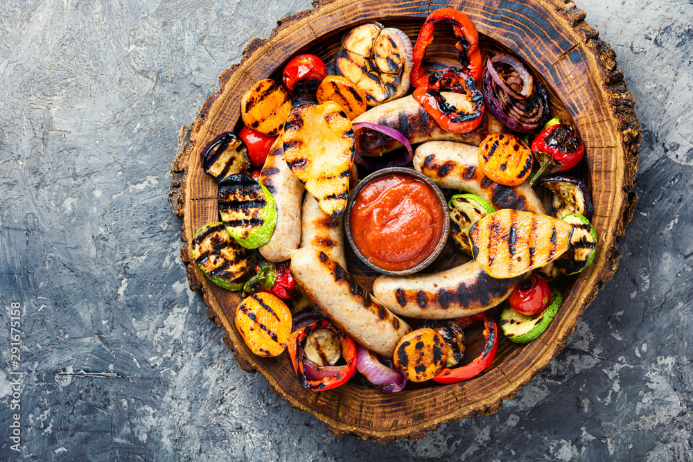 Grilled sausages with vegetables Grilled sausages with vegetables