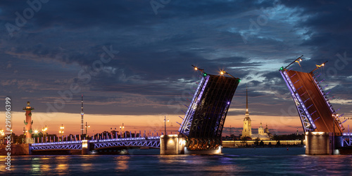 Divorced Palace Bridge. White Nights
