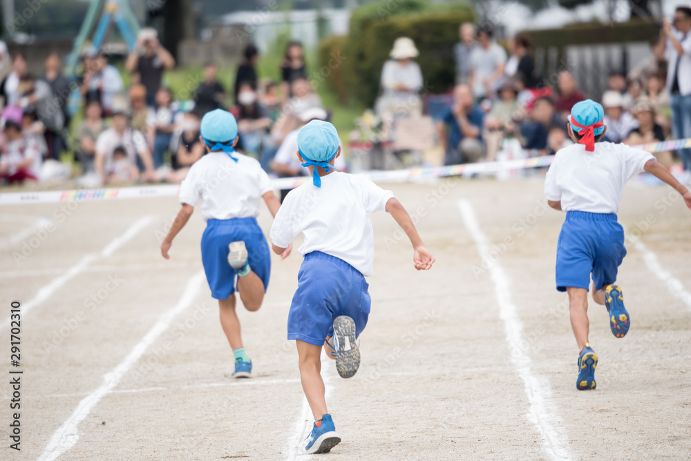 運動会の徒競走 Stock Photo Adobe Stock